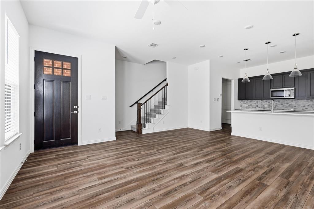 7572 Laburnam Road Property Photo 4