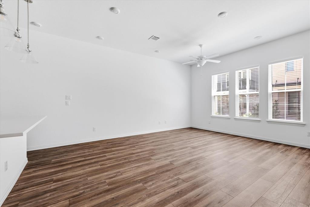 7572 Laburnam Road Property Photo 7