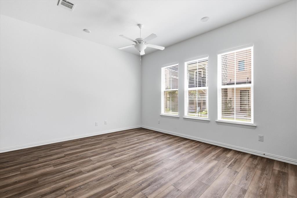 7572 Laburnam Road Property Photo 8