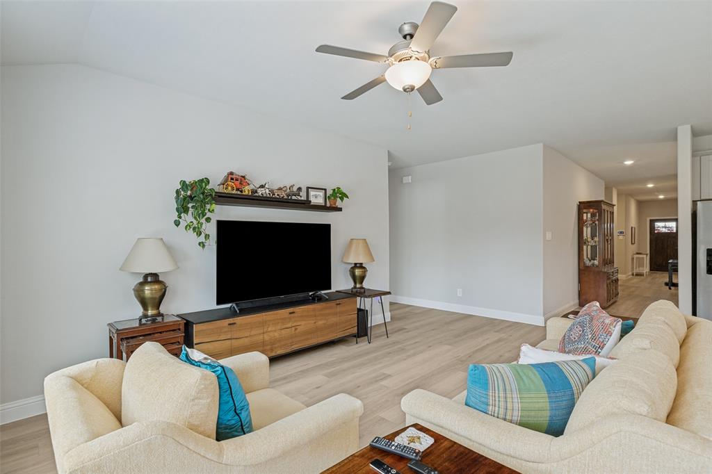 3906 Superior Drive Property Photo 5