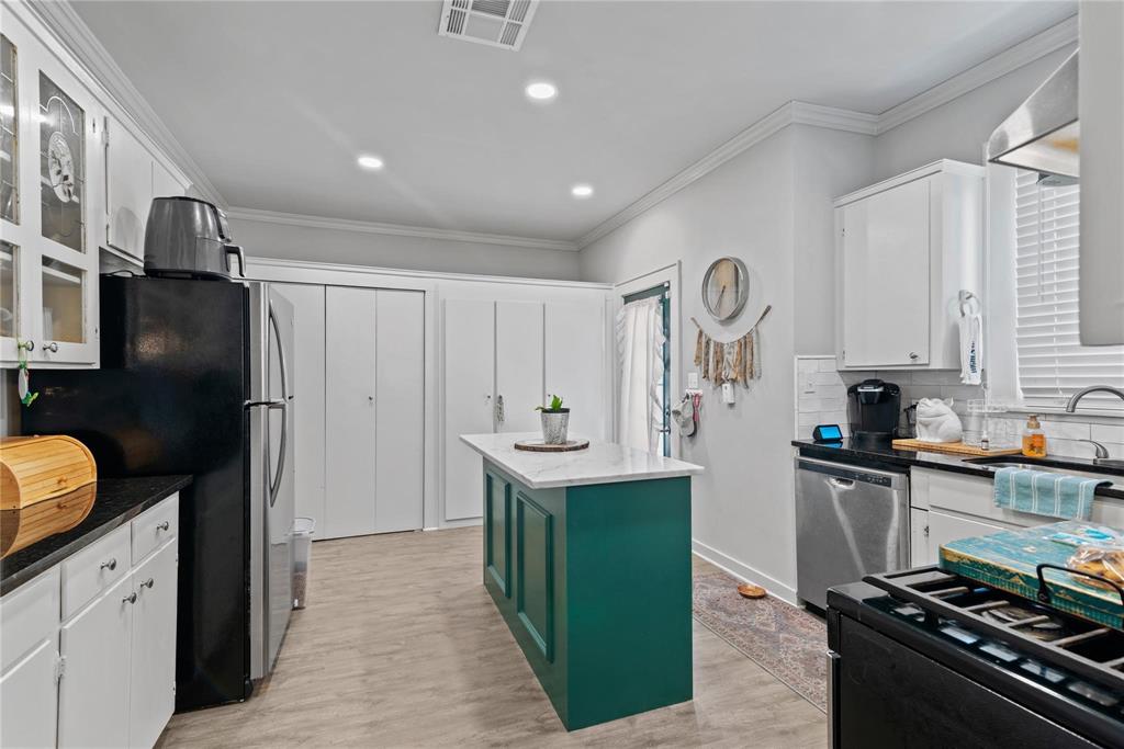 639 Ratcliff Property Photo 11