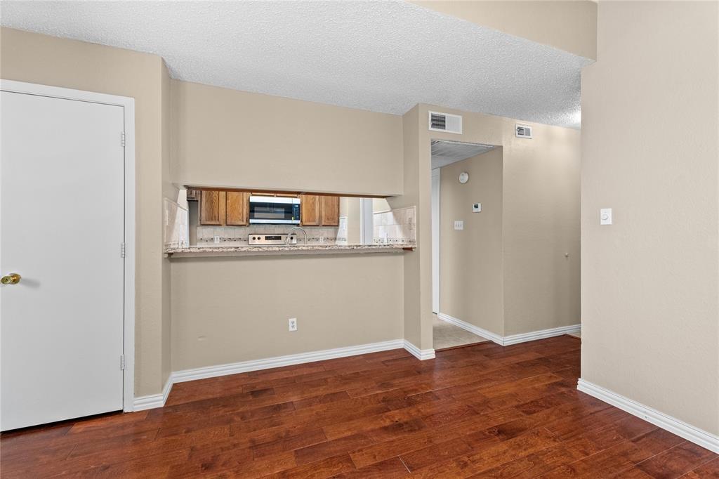 9623 Walnut Street 8102 Property Photo 3