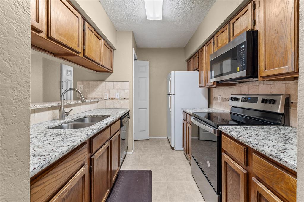 9623 Walnut Street 8102 Property Photo 4