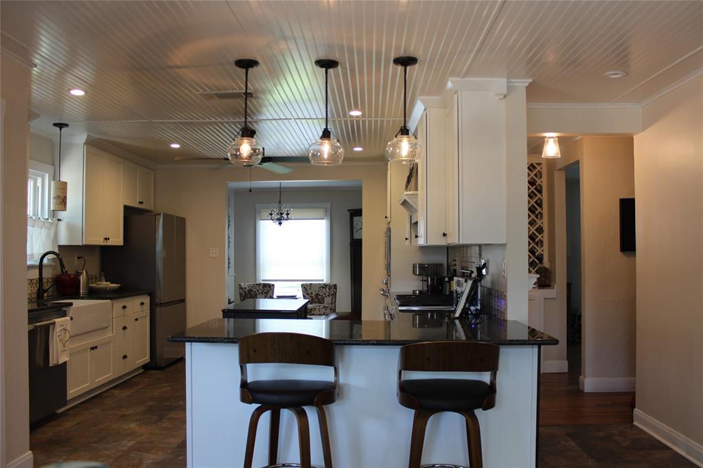 420 E Franklin Street Property Photo 5