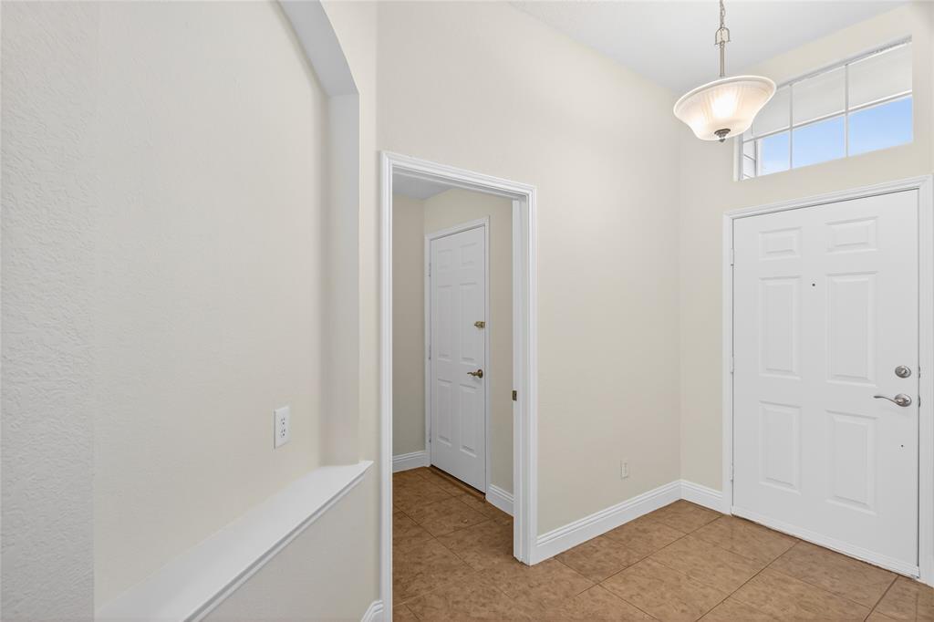 4817 Barnhill Lane Property Photo 6