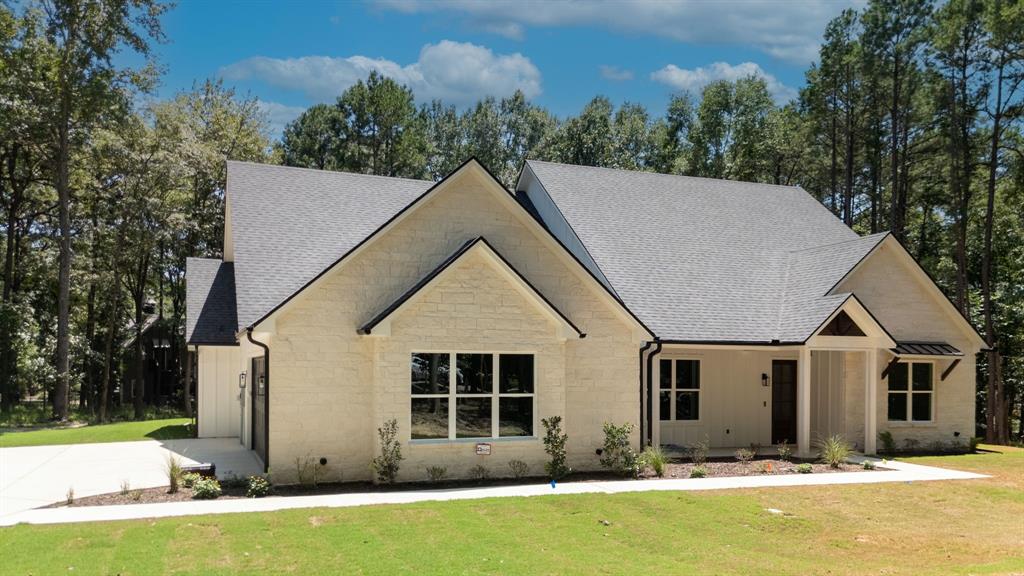 15337 Lakeside Drive Property Photo 1