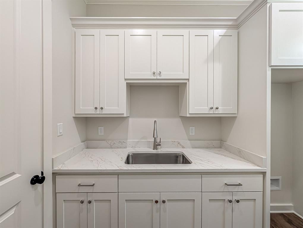 15337 Lakeside Drive Property Photo 17
