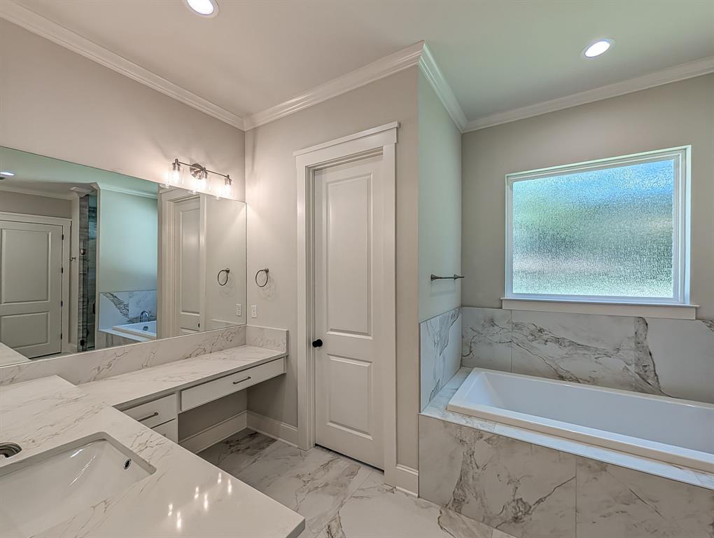 15337 Lakeside Drive Property Photo 19