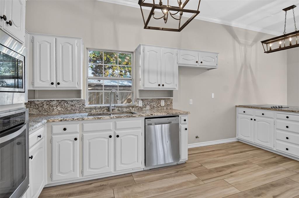 4925 Courtside Drive Property Photo 14