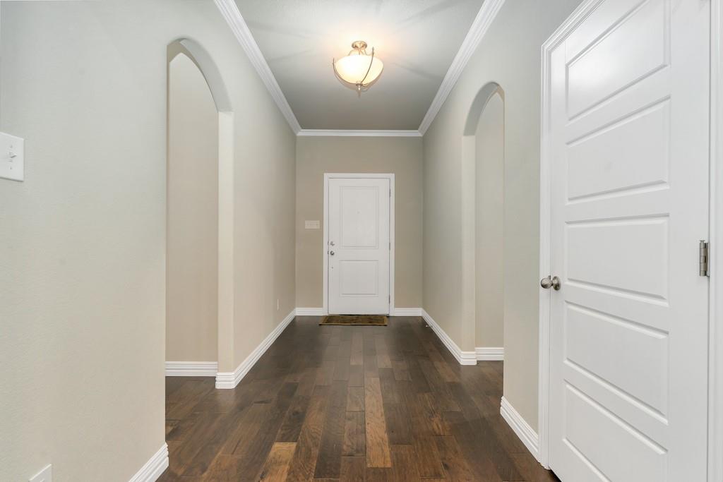 808 Chestnut Grove Drive Property Photo 4