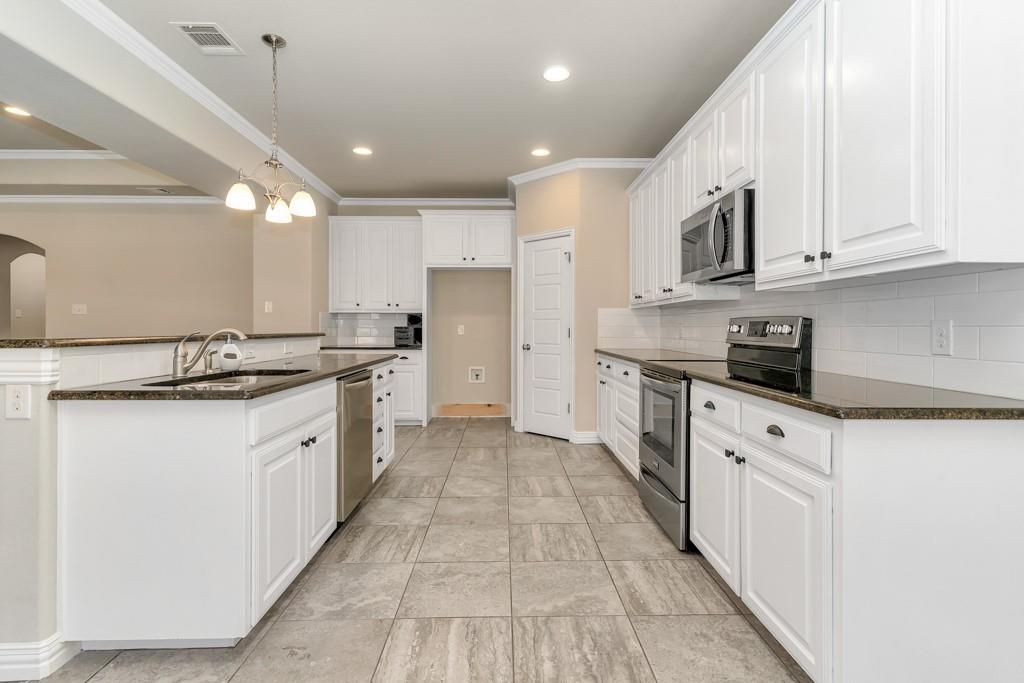 808 Chestnut Grove Drive Property Photo 10