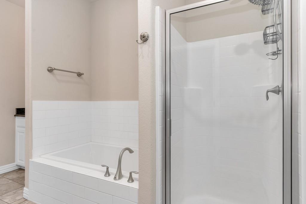 808 Chestnut Grove Drive Property Photo 17