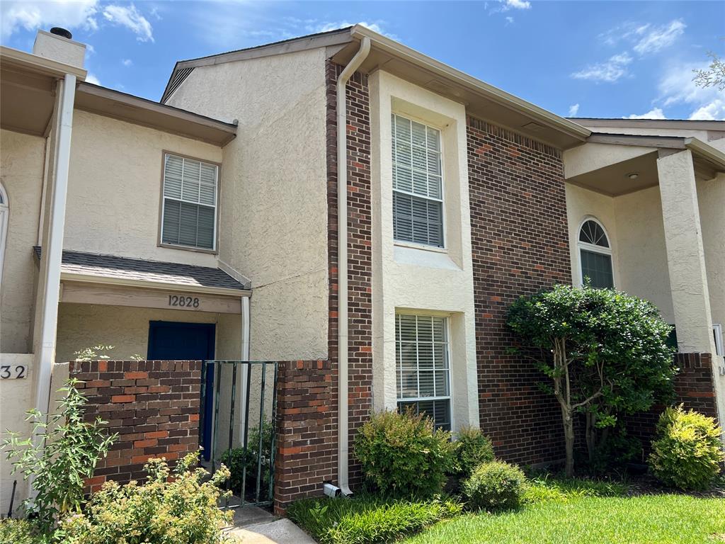 12828 Woodbend Court Property Photo 1