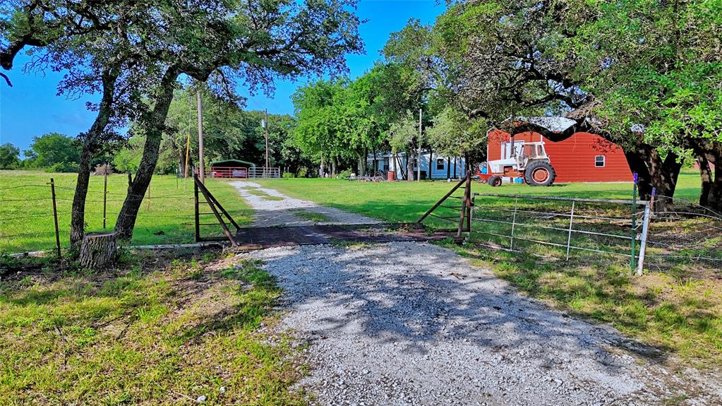 408 Fm 922 Property Photo 4