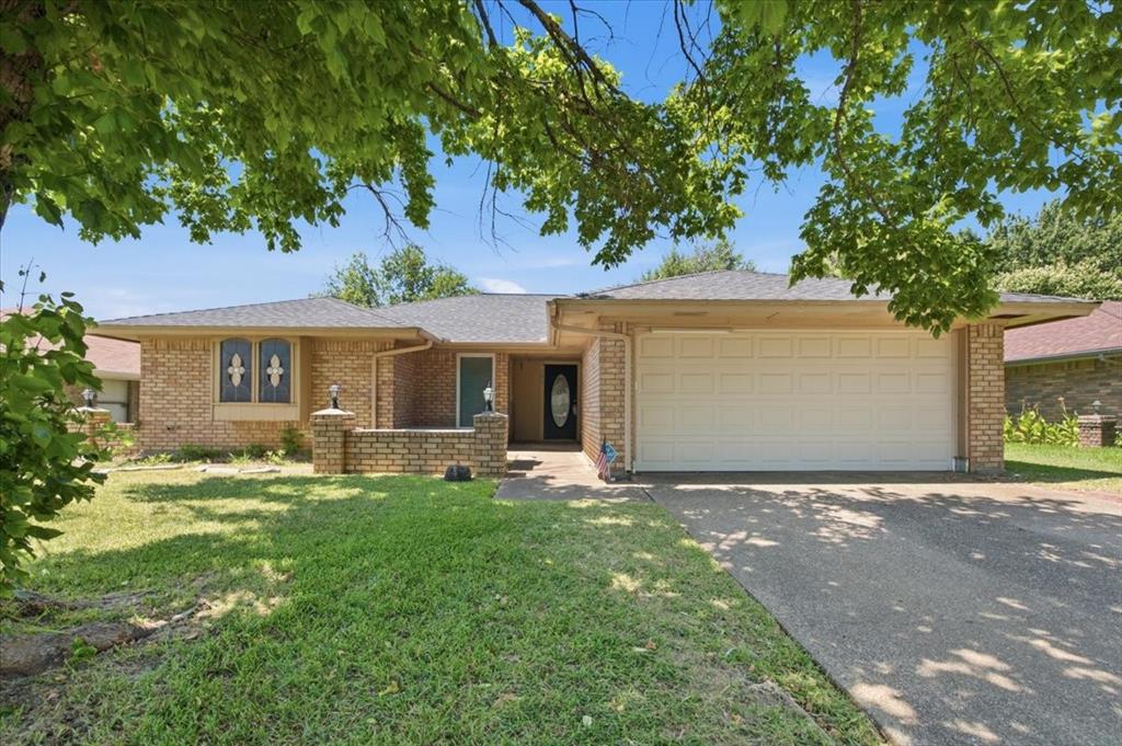 200 Almond Lane Property Photo 1