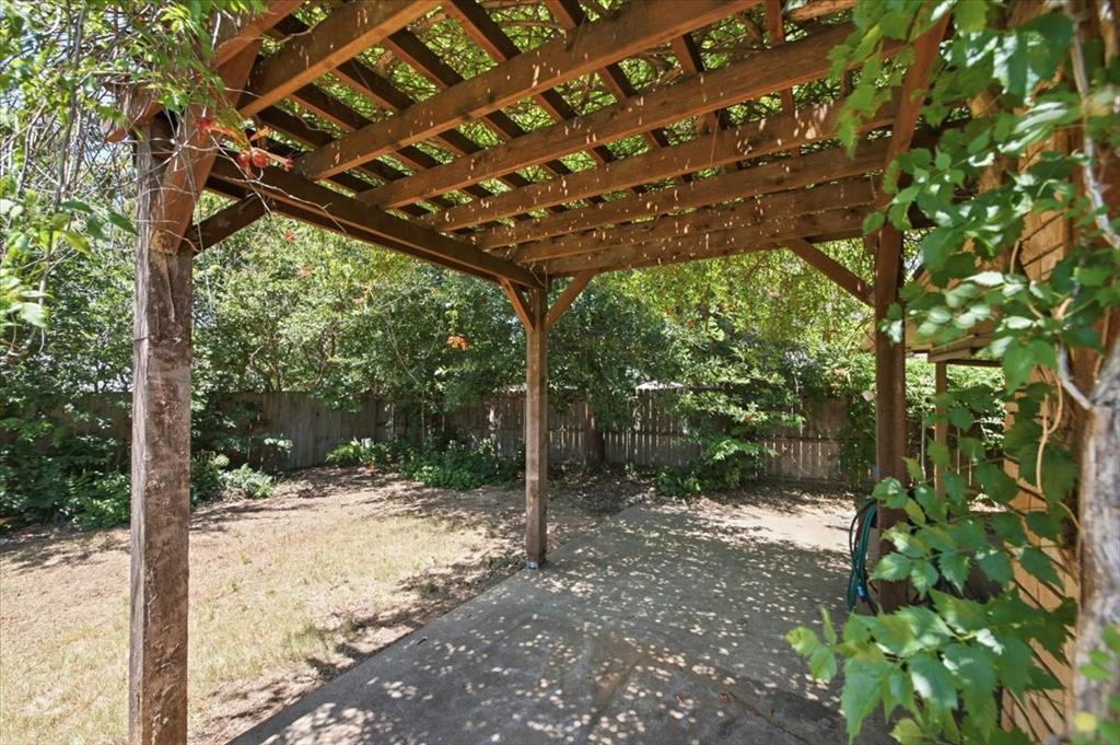 200 Almond Lane Property Photo 7