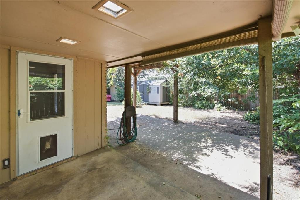 200 Almond Lane Property Photo 8