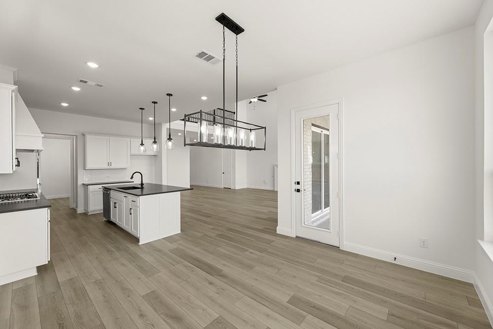2904 Manchester Court Property Photo 14