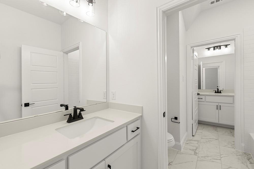 2904 Manchester Court Property Photo 32