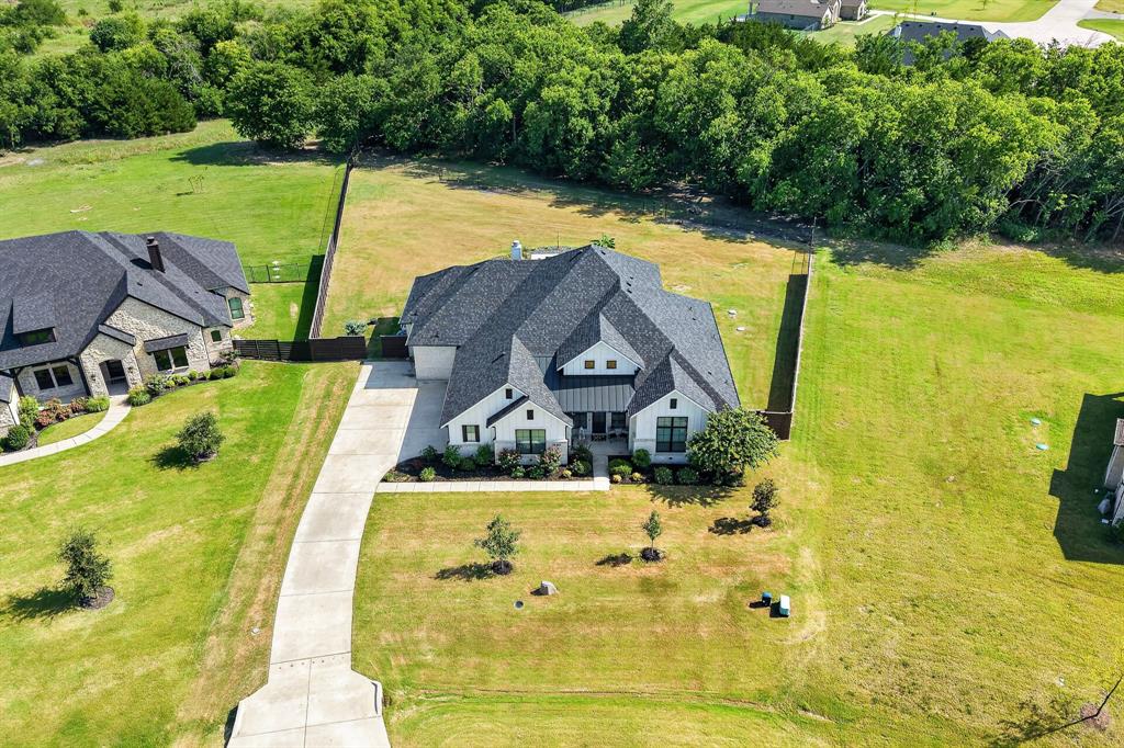 1520 Lynx Loop Property Photo 5