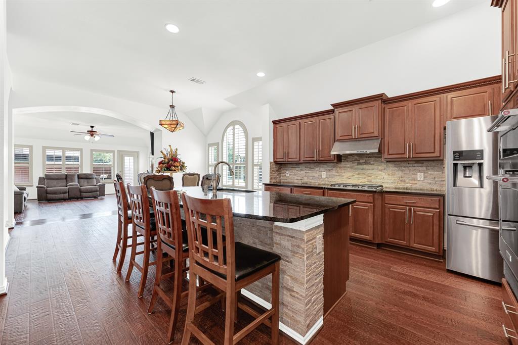 5729 New Castle Drive Property Photo 3