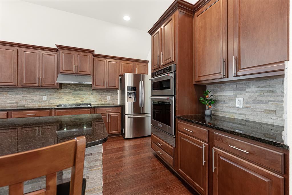 5729 New Castle Drive Property Photo 4