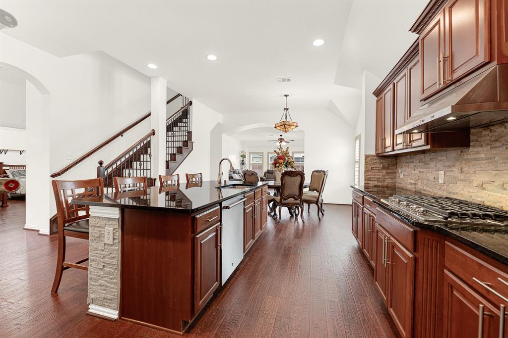 5729 New Castle Drive Property Photo 5