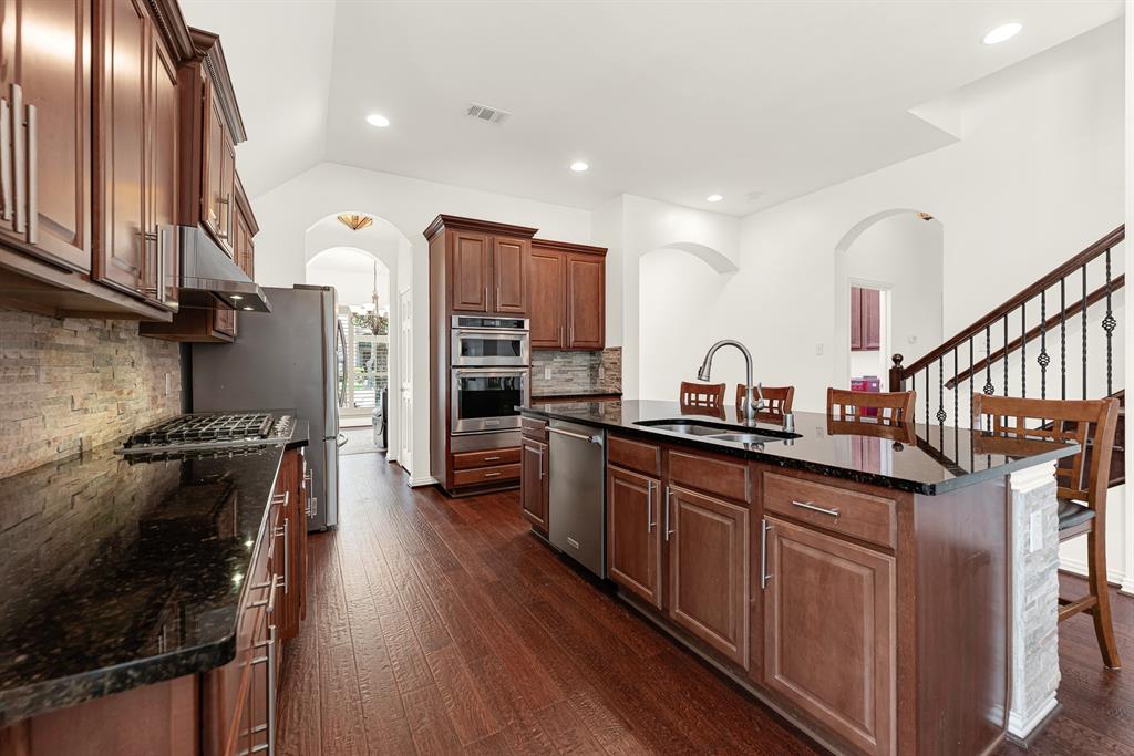 5729 New Castle Drive Property Photo 6