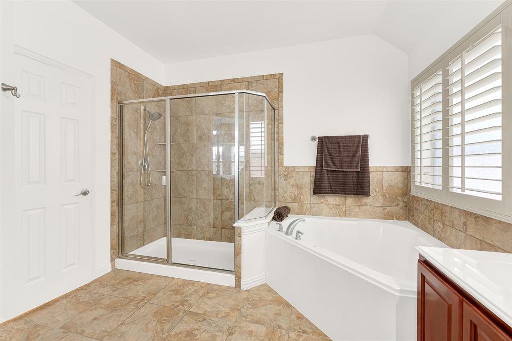 5729 New Castle Drive Property Photo 15
