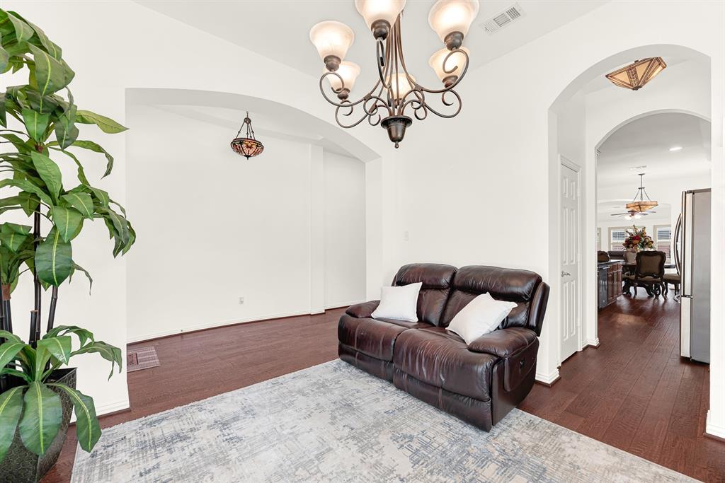 5729 New Castle Drive Property Photo 24