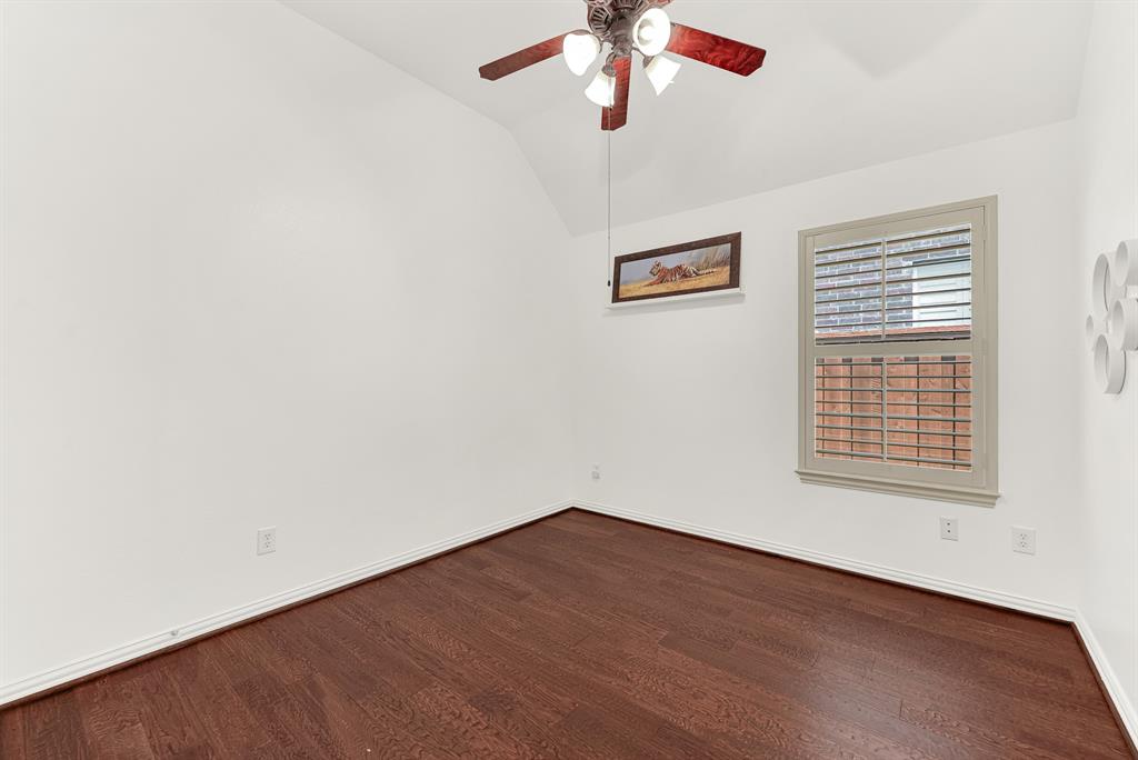 5729 New Castle Drive Property Photo 28