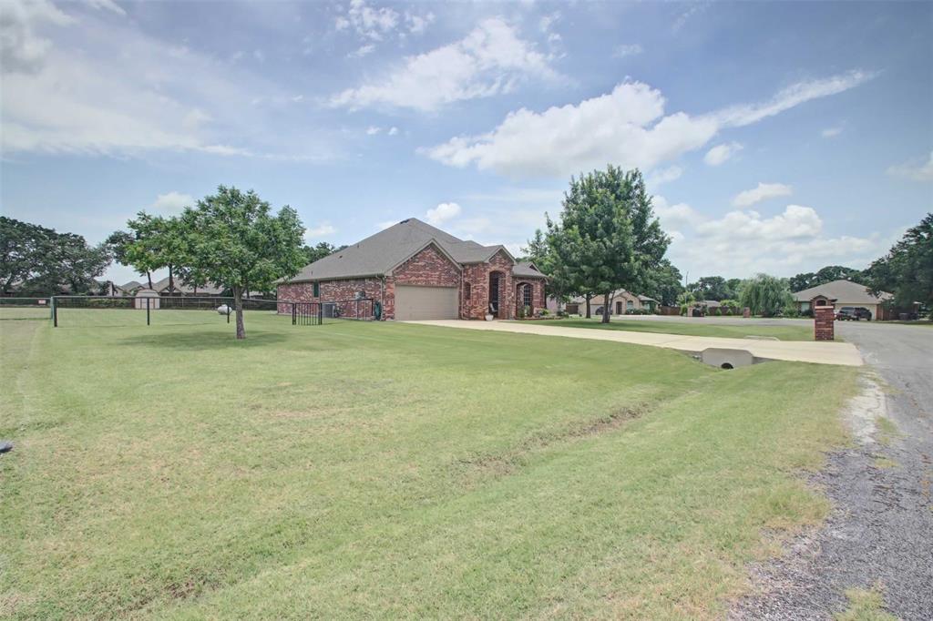 108 Champions Way Property Photo 3