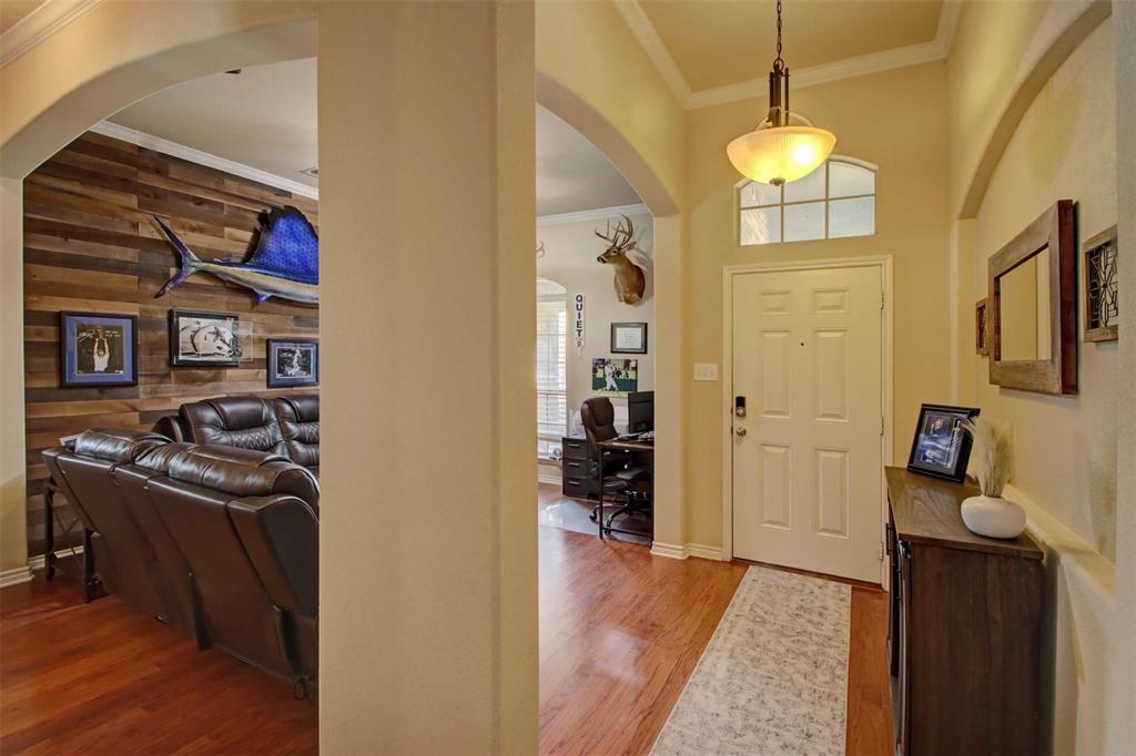 108 Champions Way Property Photo 4