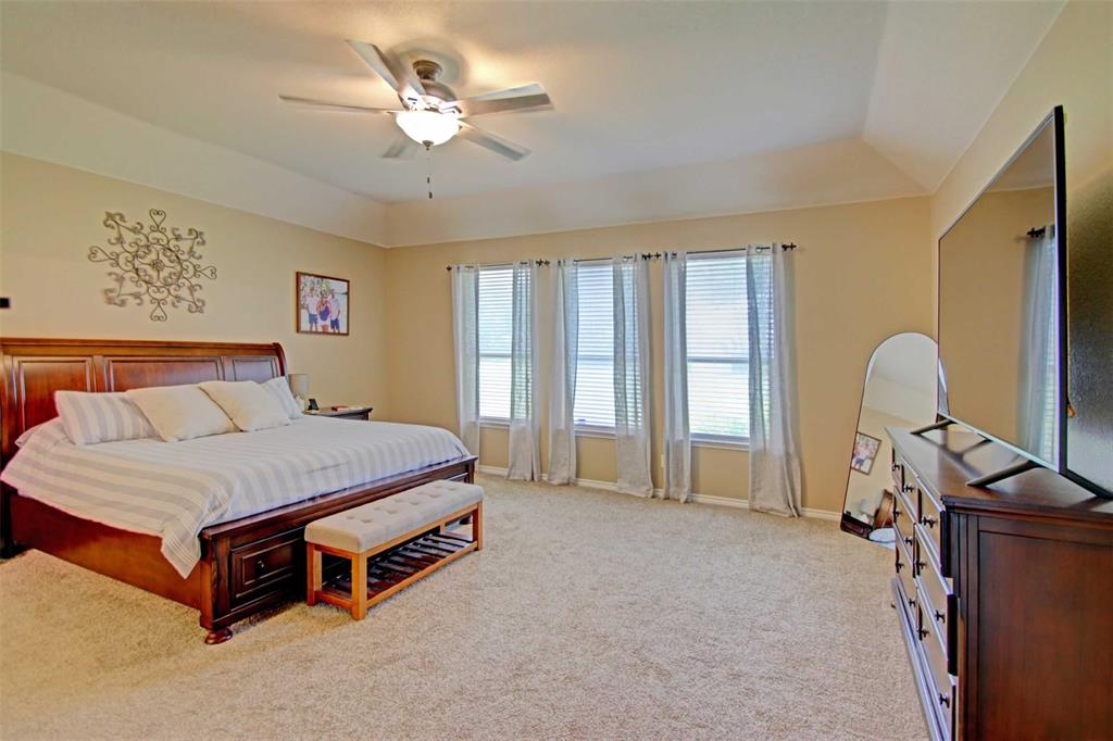 108 Champions Way Property Photo 6