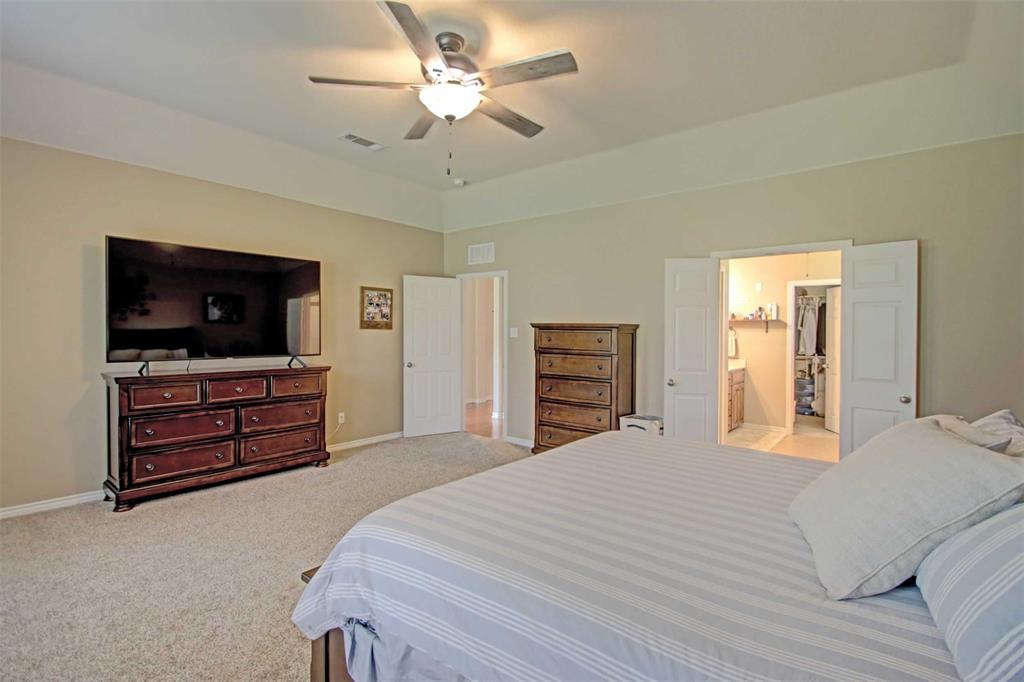 108 Champions Way Property Photo 7