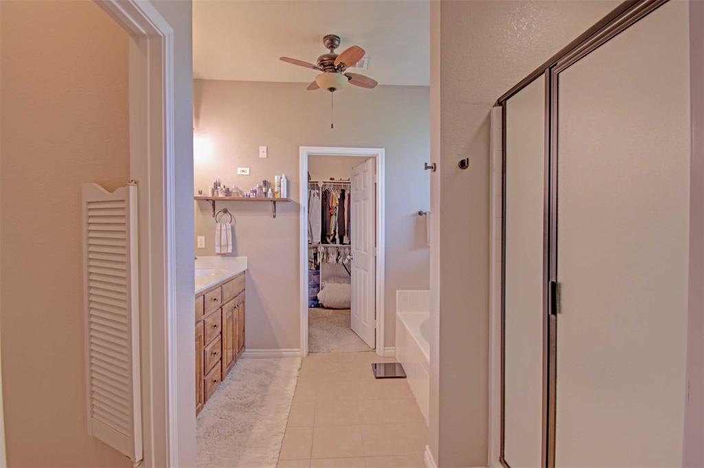 108 Champions Way Property Photo 8