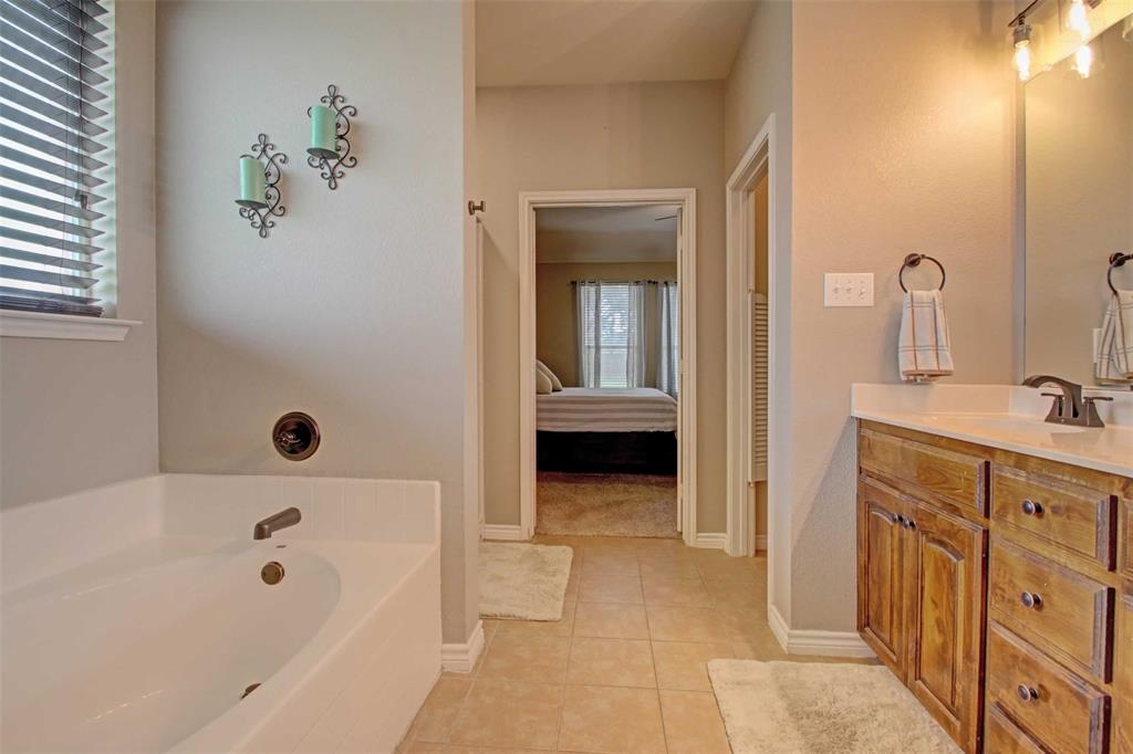 108 Champions Way Property Photo 9