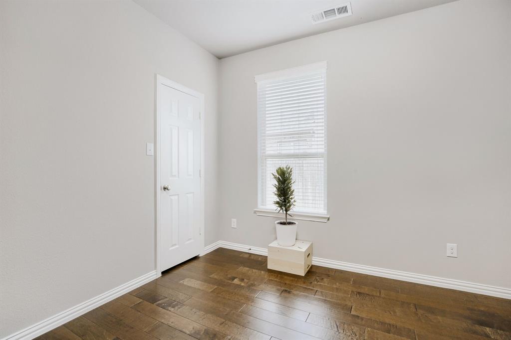 1105 Somerset Circle Property Photo 24