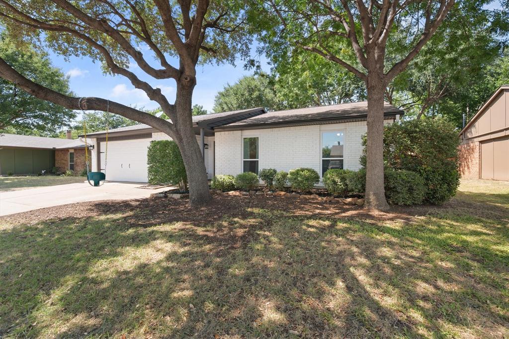 6909 Arborbrook Drive Property Photo 3