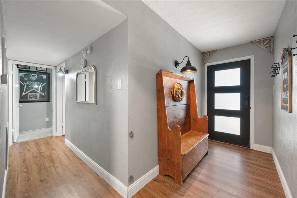 6909 Arborbrook Drive Property Photo 4
