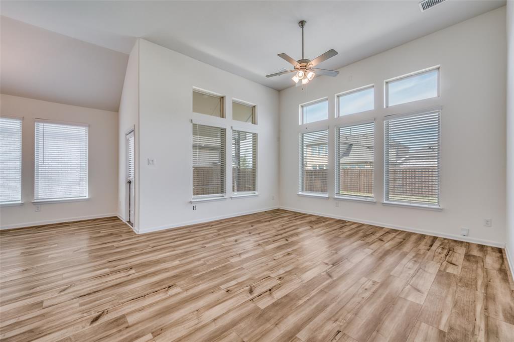 16309 Garden Drive Property Photo 8