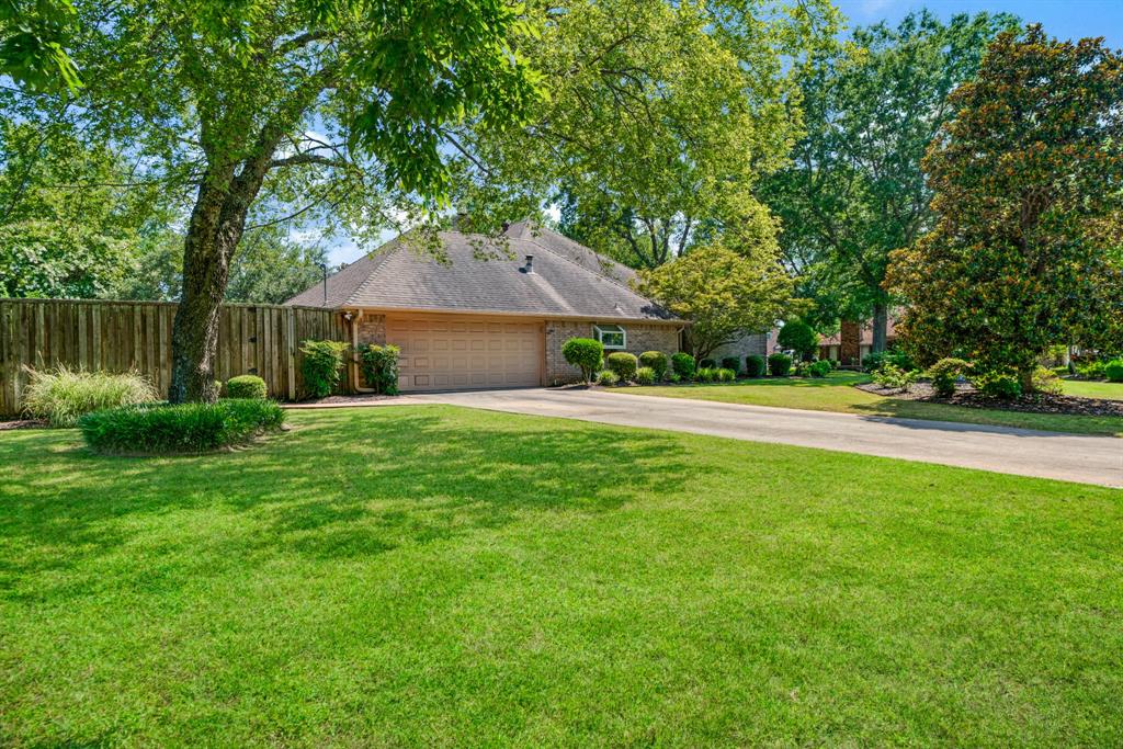 2850 Willow Bend Property Photo 3