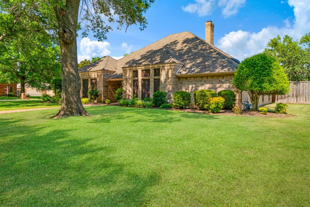 2850 Willow Bend Property Photo 4