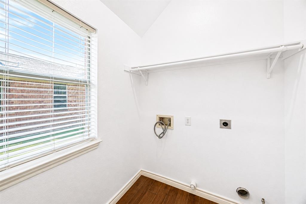 306 Fairfax Drive Property Photo 14