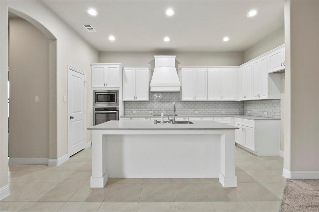 1316 Hudson Lane Property Photo 10