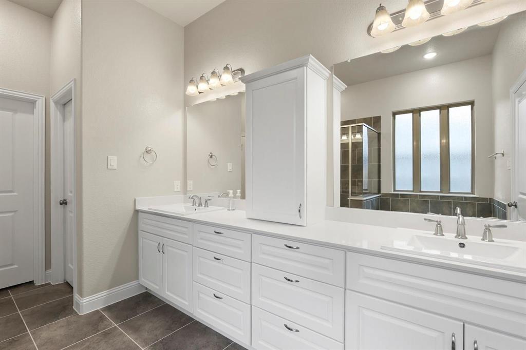 1316 Hudson Lane Property Photo 13