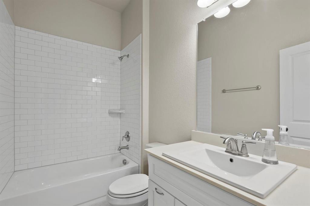 1316 Hudson Lane Property Photo 15