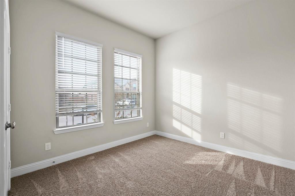 1316 Hudson Lane Property Photo 18