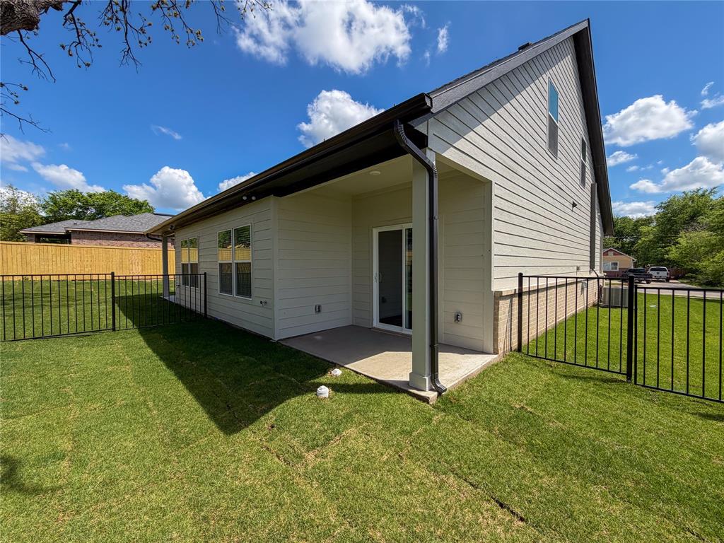 413 W Dulin Street Property Photo 16