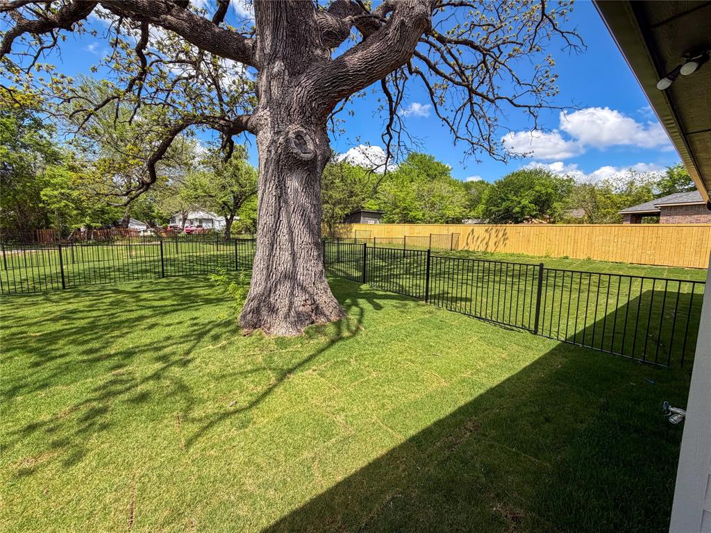 413 W Dulin Street Property Photo 17